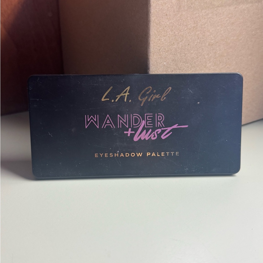 LA Girl Wanderlust Eyeshadow Palette - Black and Gold